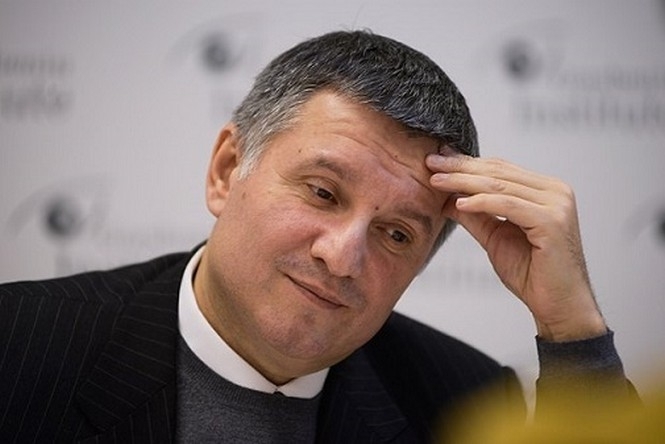 Аваков призвал Европу и США помогать Украине техникой и военными подразделениями НАТО