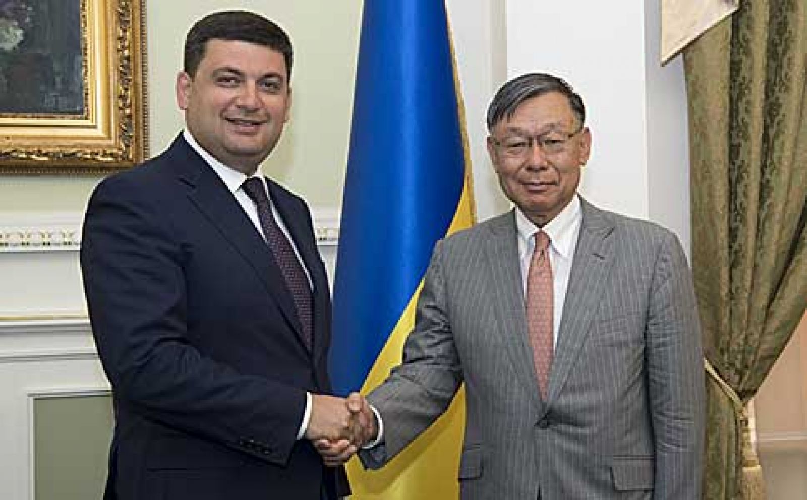 Гройсман встретился с послом Японии в Украине: собеседники обсудили вопросы сотрудничества стран
