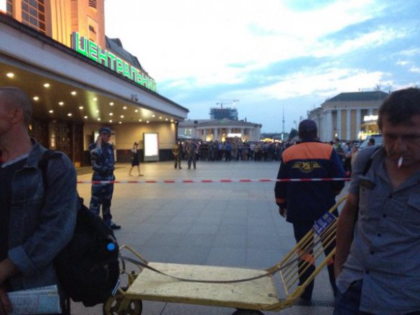 МВД: В Киеве заминировали два торговых центра и Главпочтамт