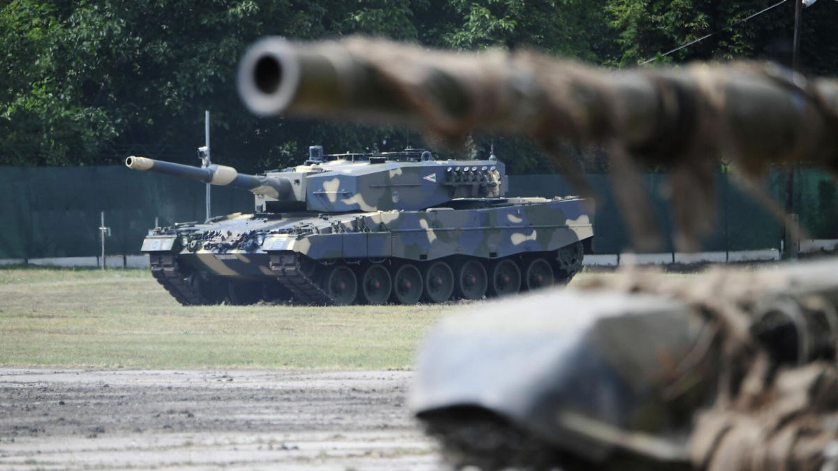 Германия наращивает поставки оружия в Украину: ВСУ получат сотню танков