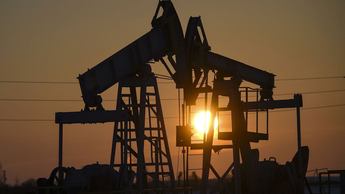 ​Крупнейший в мире нефтетрейдер отказывается от "токсичной" российской нефти: Bloomberg назвал сроки