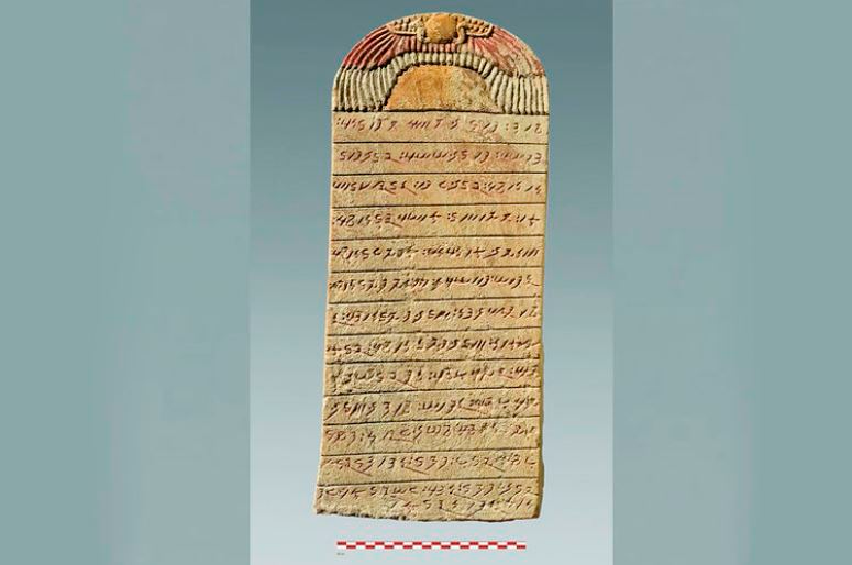 В "городе мертвых" археологи обнаружили древние каменные таблички с таинственными надписями на мертвом языке – кадры