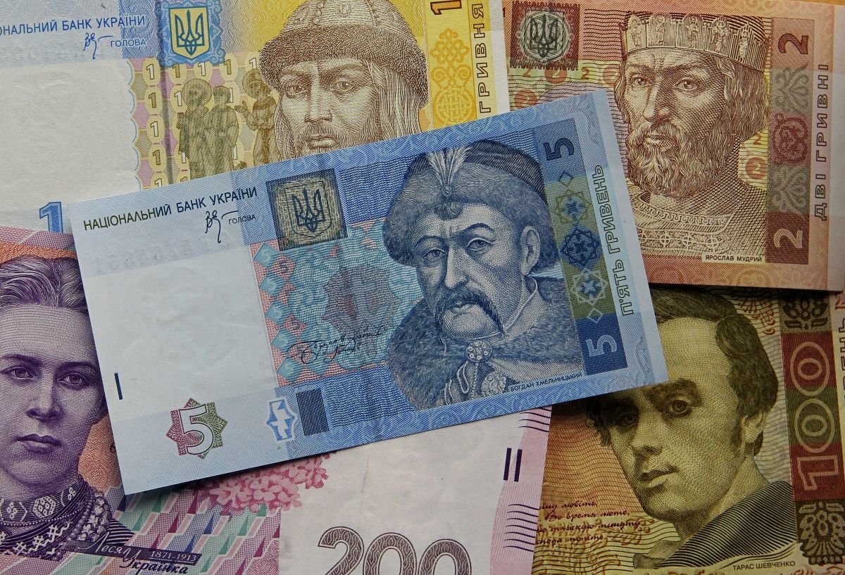 Что изменится для украинцев в июне: выплаты, мобилизация и бронирование