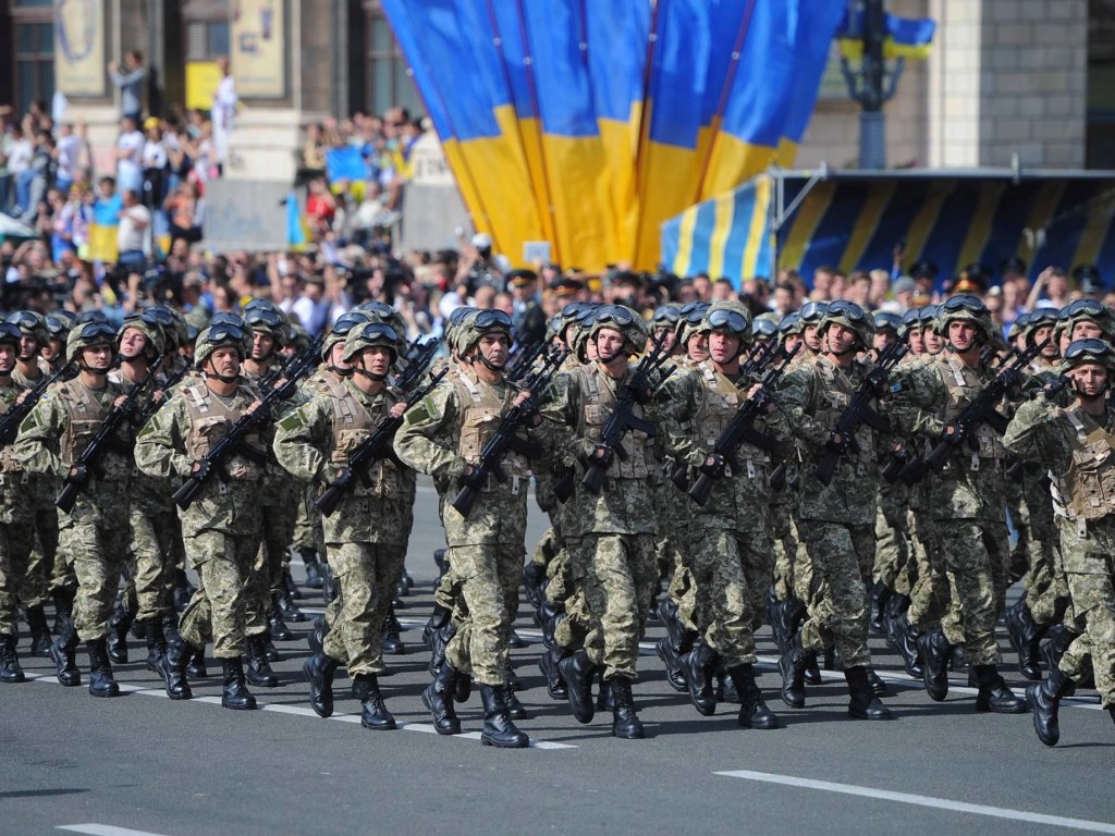 Военный парад на День Независимости: Гройсман предложил неожиданное решение вопроса