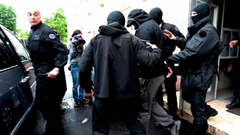 Во Франции задержали более 20 кадыровцев с оружием и деньгами: СМИ узнали цель "диверсантов"