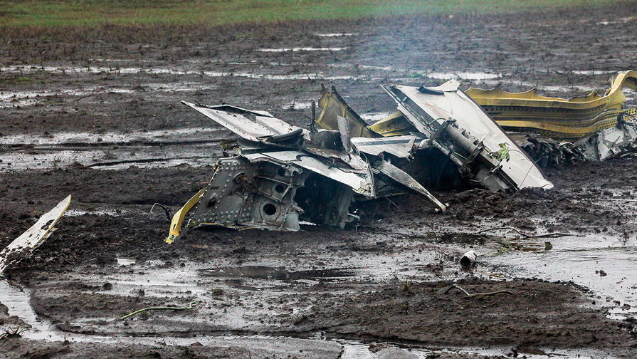 После крушения "Боинга-737" в Ростове взлетную полосу будут восстанавливать около 10 часов
