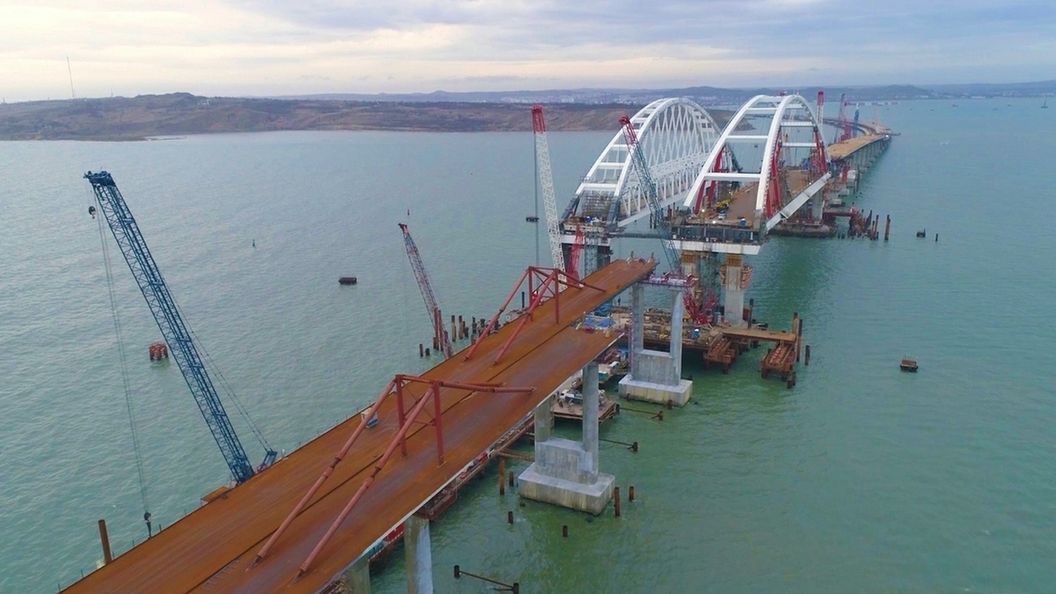 "У Крымского моста есть и обратная сторона медали. Другая реальность начнется уже скоро", - Ганапольский