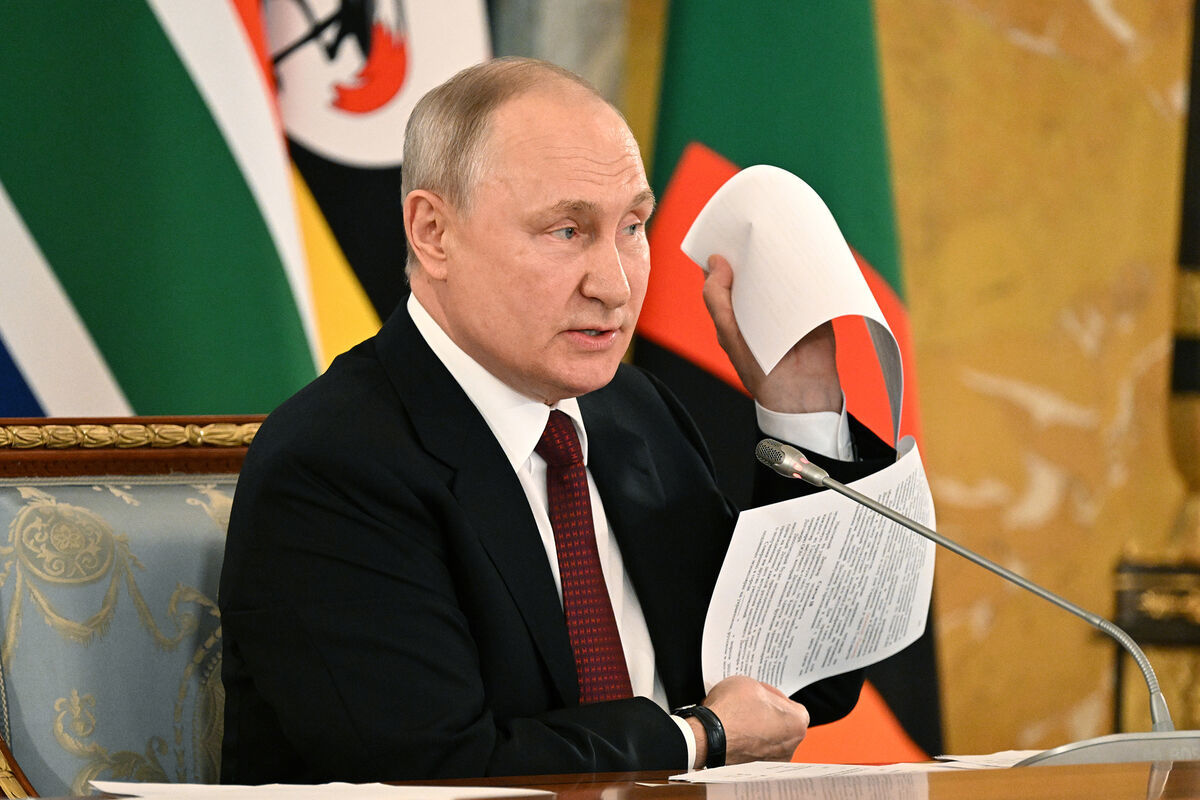 "Это может не сработать", – Жирнов рассказал о том, как Путин готовит россиян к поражению