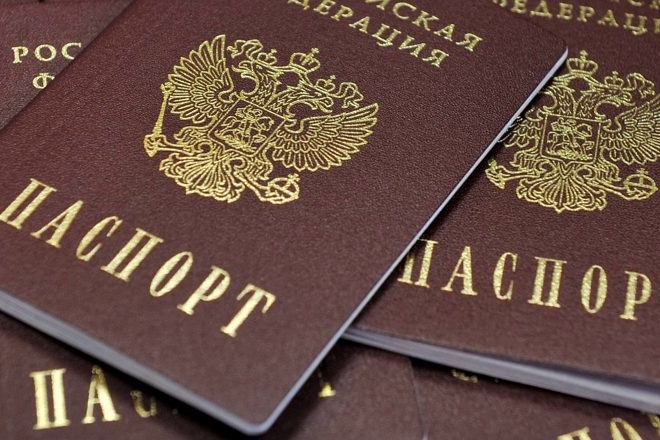 ​Пропагандист Russia Today Пегов обещает паспорта РФ жителям "Л/ДНР": "Информация стопроцентная"