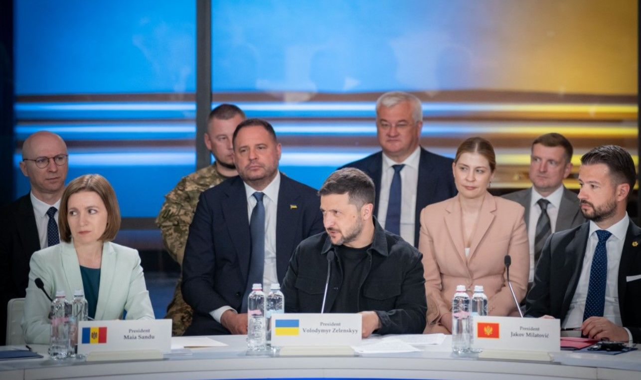 Несколько уровней обороны: Зеленский рассказал о стратегии защиты энергетики от ударов РФ