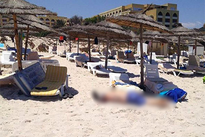 Отличились в Тунисе после теракта: пьяные русские пытаются прорваться на пляж