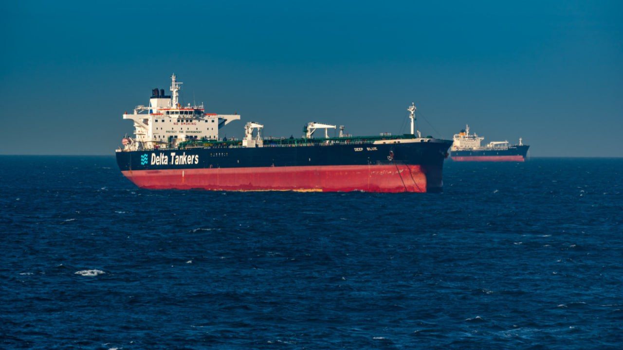 Танкеры с российской нефтью заблокированы в море: новые санкции США зацепили РФ