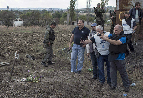 Под Донецком найдены около 400 неопознанных тел