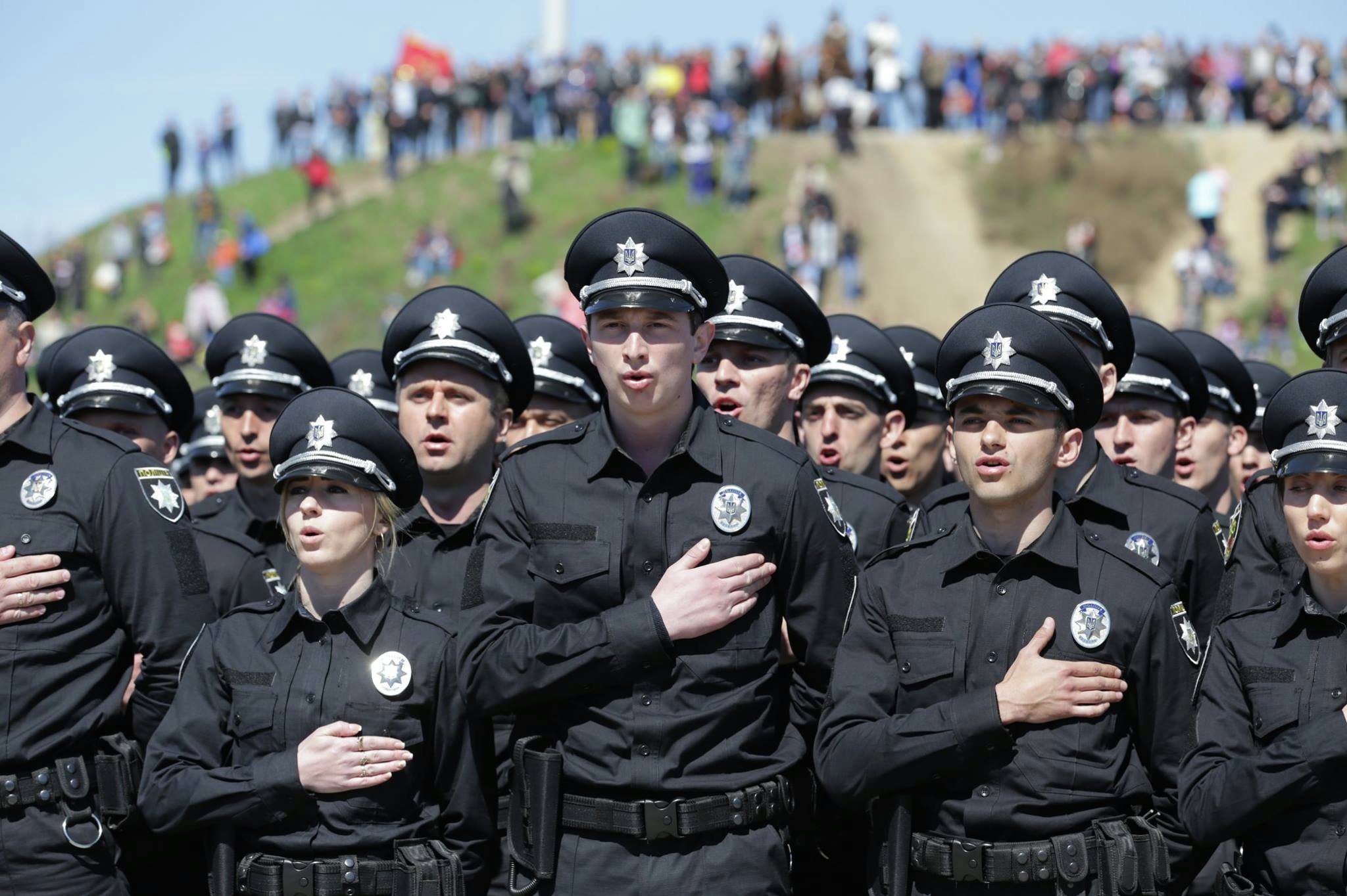 Полицейские отправятся в АТО из-за танцев под российские песни – кадры