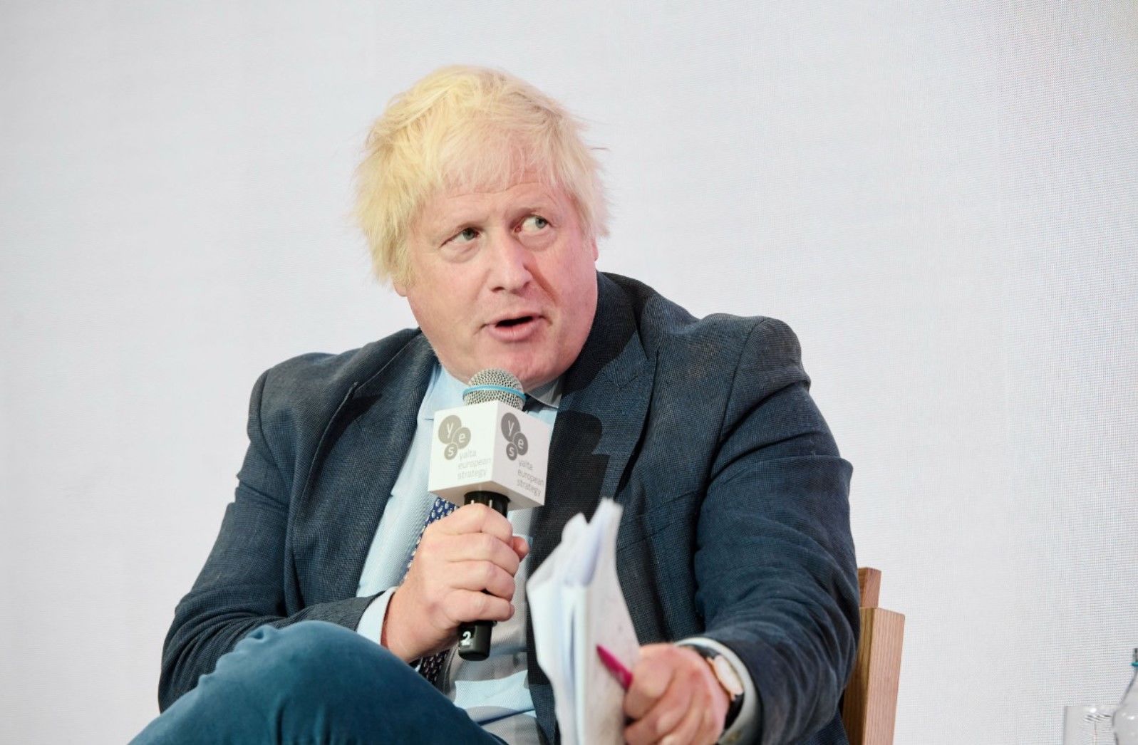 Джонсон потребовал от Запада не ждать мирного соглашения и немедленно отправить войска в Украину 