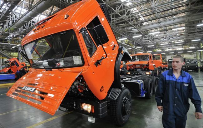 Российский "КамАЗ" рухнул в кризис: завод вводит экстренную меру – росСМИ