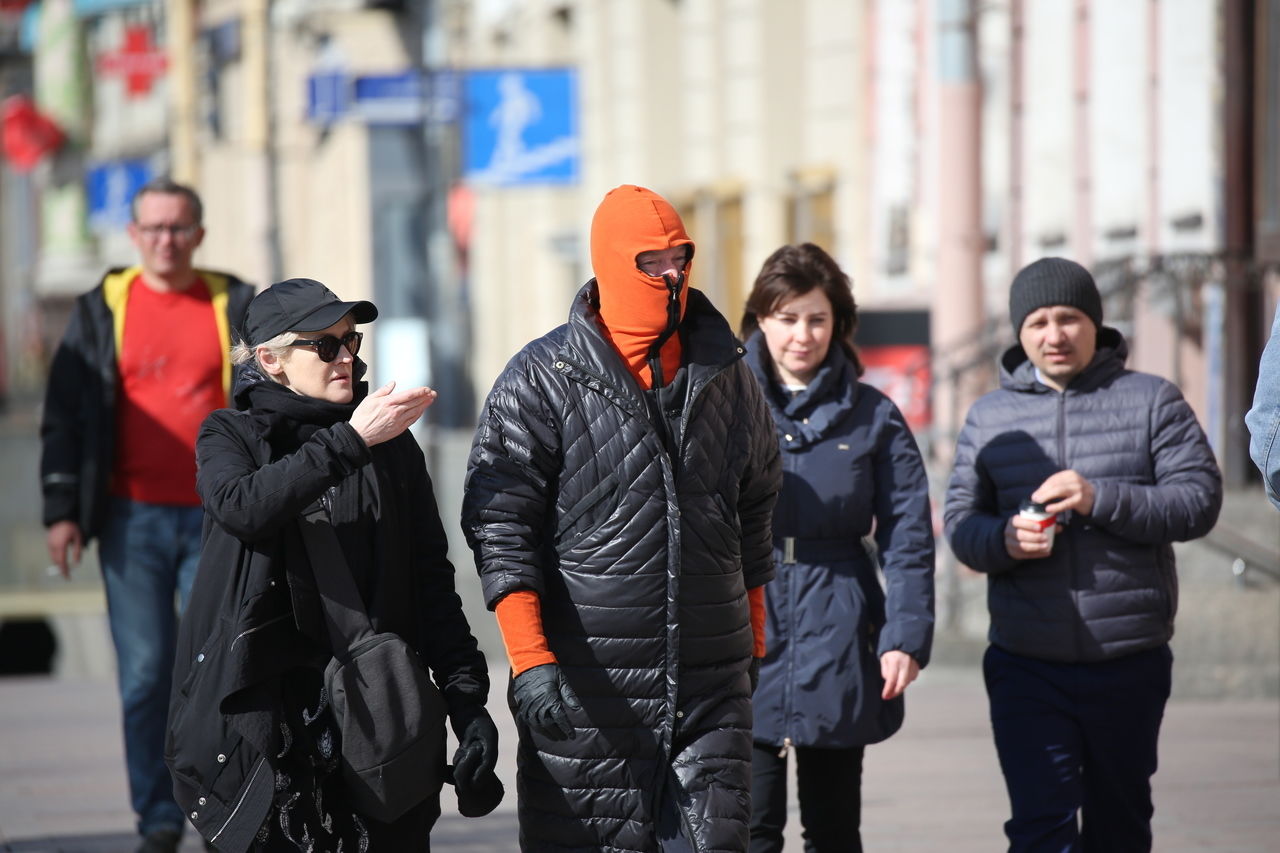 Почти 2 тыс. больных за сутки: эпидемия коронавируса в России