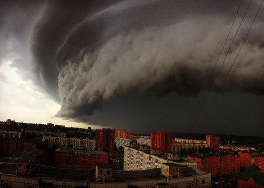 Смертельный ураган в Москве и области: число жертв стремительно растет