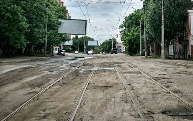 Тяжелое фото из Луганска из самого центра города: так теперь выглядит "столица" "ЛНР" на шестой год оккупации