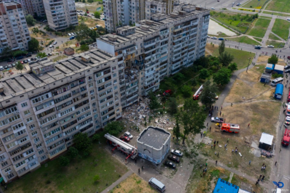 Появились новые данные о жильцах дома в Киеве, где прогремел взрыв: "Некоторые еще в шоковом состоянии"