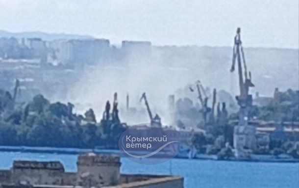 У Севастопольській бухті густий їдкий дим – "губернатор" Развозжаєв виступив із терміновою заявою