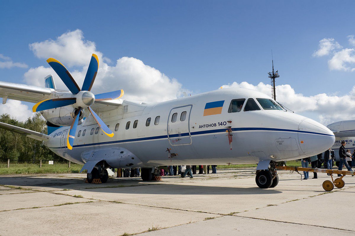 Украина демонстративно поставила на колени российский авиапром: в России останавливают производство и жалуются на Киев
