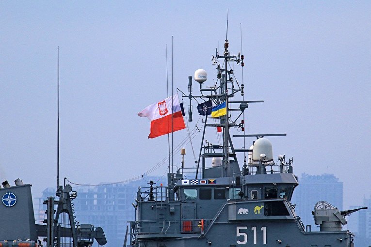 Члены экипажа корабля НАТО в Одессе заявили о желании сотрудничать с украинскими ВС: "Если мы хотим выстоять как независимые государства - должны совместно думать о безопасности"