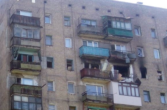 "Мужика всего черного вынесли": в Макеевке после мощного взрыва в жилом доме сильные разрушения – кадры
