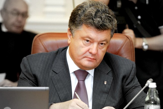 Порошенко в соцсетях похвастался, что лучший подарок ко дню рождения ему подарила жена