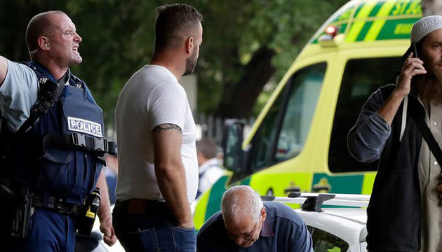 "Люди выбегали из мечети и падали у обочины дороги", - очевидец поведал о теракте в Новой Зеландии 