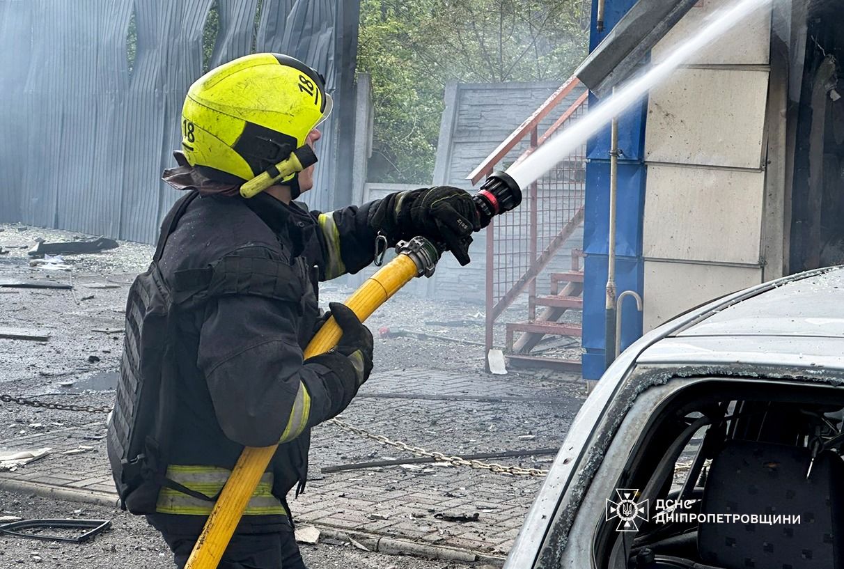 В Днепре и Херсоне есть погибшие, много раненных, в Чернигове пожары: последствия террора РФ