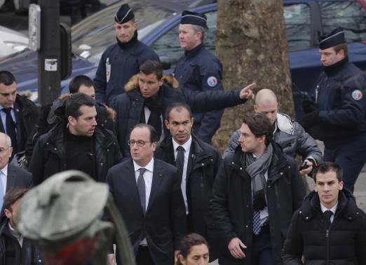 Олланд назвал нападение на редакцию парижского журнала терактом
