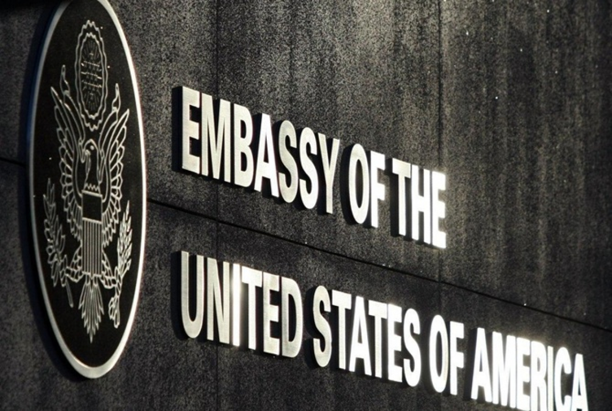 В Киеве при загадочных обстоятельствах погибла работница посольства США: на затылке глубокая рана