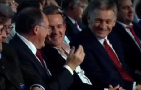 Сидевшие рядом Медведчук и Песков едва сдерживали смех на выступлении Путина (кадры)