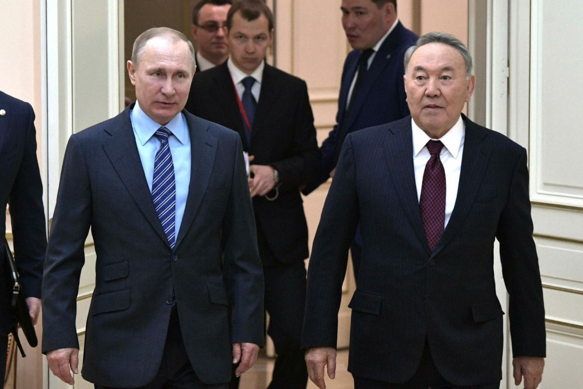 ​“Схватка элит неизбежна”, - эксперт предрек России казахстанский сценарий из-за ошибки Путина