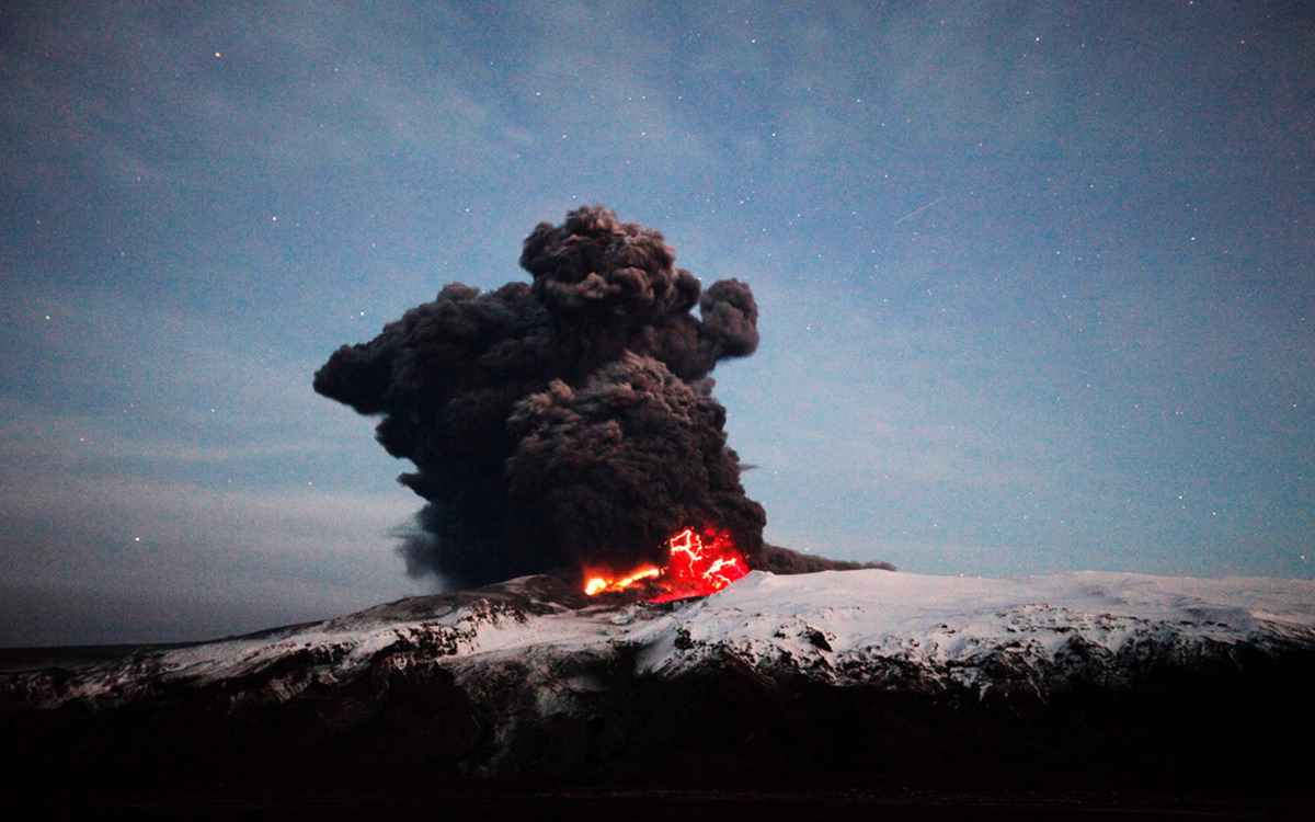 Вскоре авиалинии Европы будут парализованы из-за извержения исландского вулкана