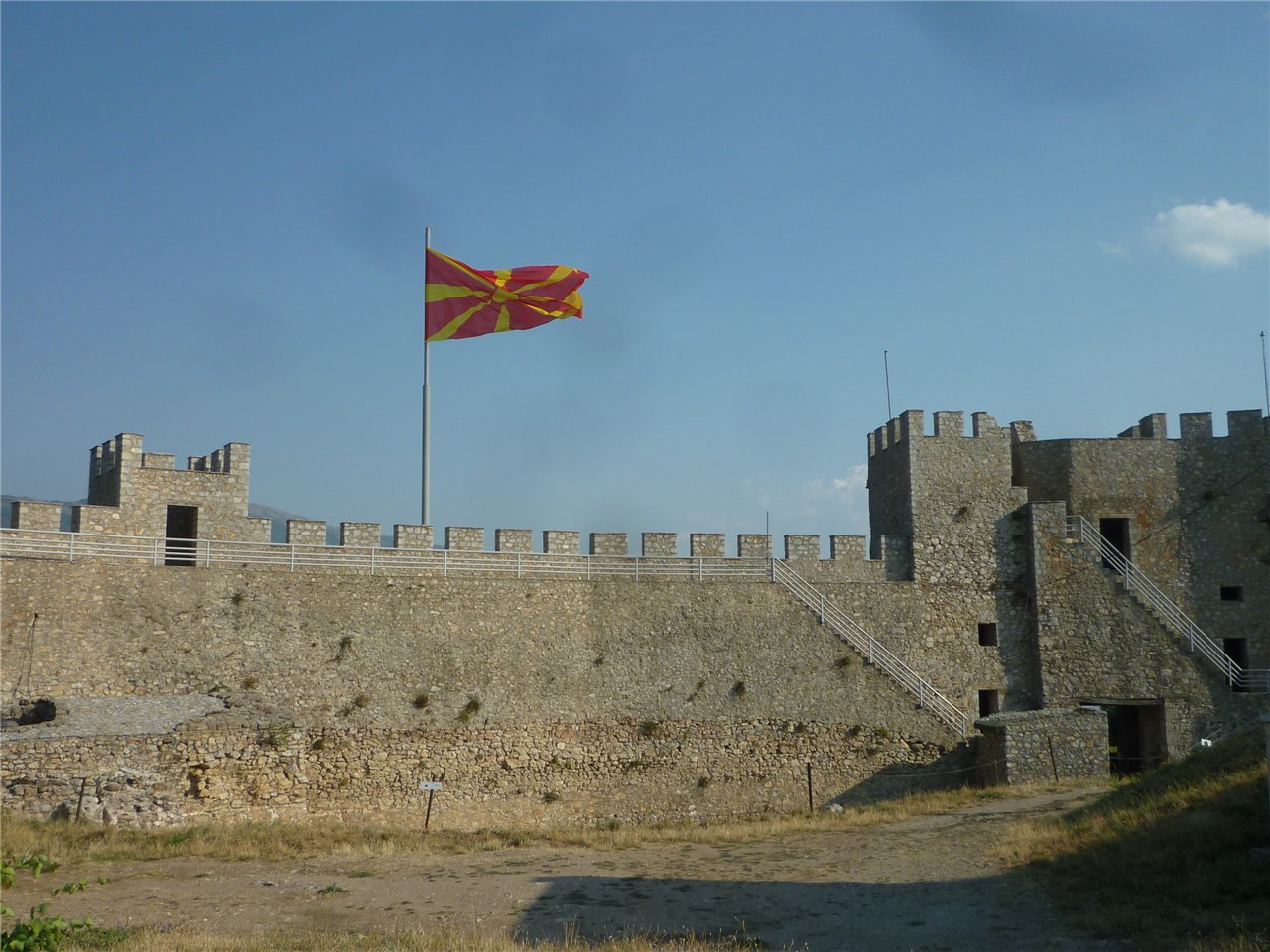 Косовские албанцы пытались захватить город на границе Сербии и Македонии