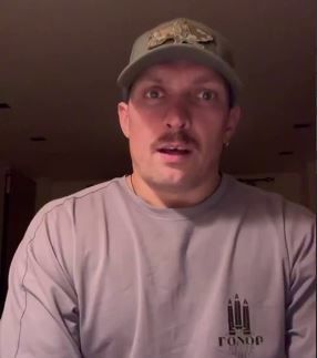 Усик против Фарион: украинский чемпион вступил в "бой" за русскоговорящих военных ВСУ