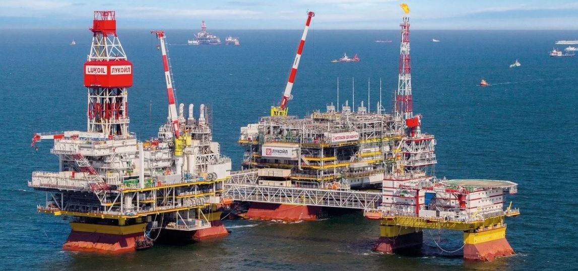 СБУ ударила по нефтяной платформе РФ в Каспийском море – добыча нефти и газа остановлена