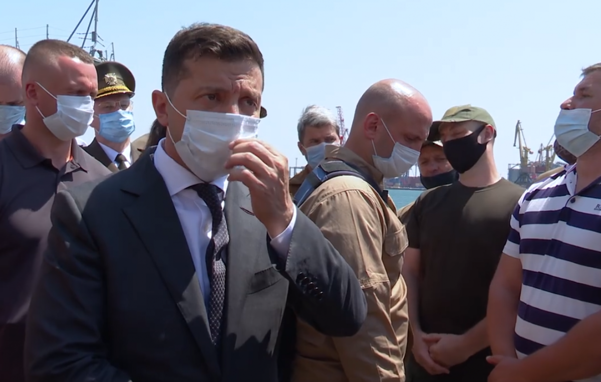 Визит Зеленского в Одессу: появилось видео, как президента встретили одесситы