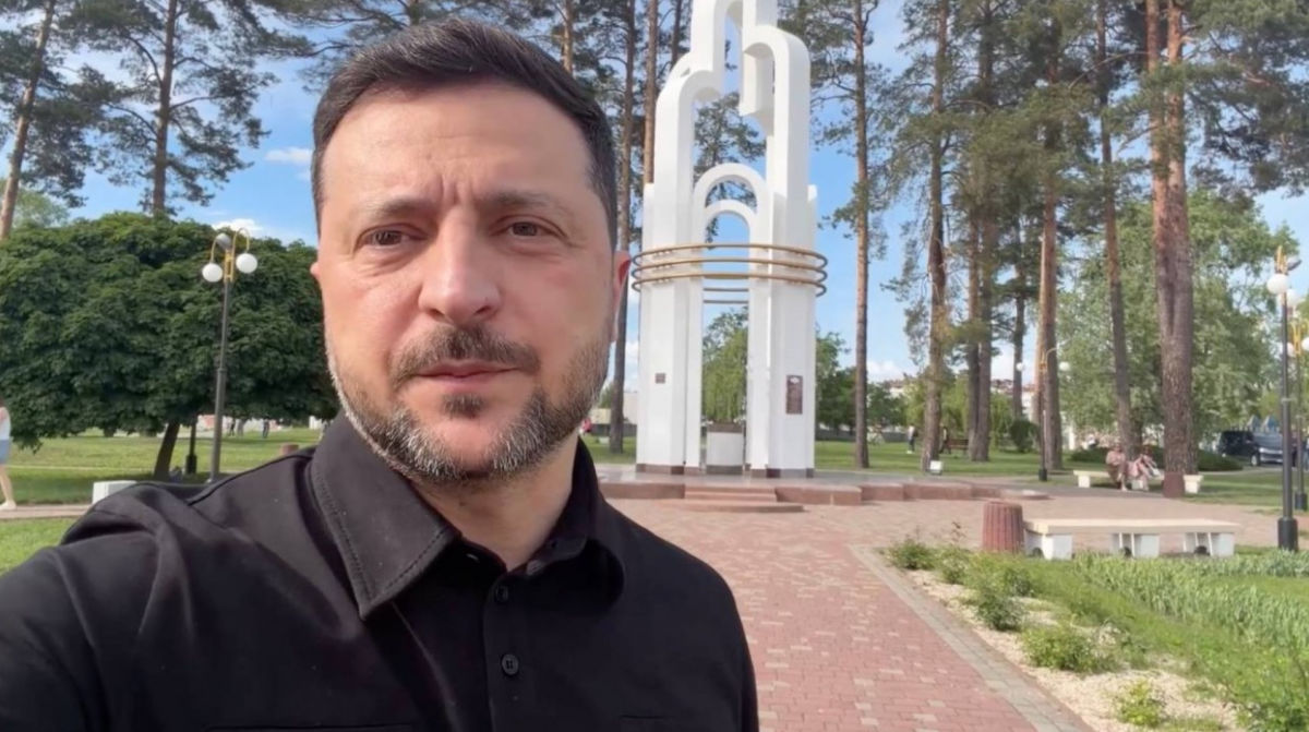 Зеленский пообещал держать Лукашенко "в тонусе", намекнув на возможность превентивного удара