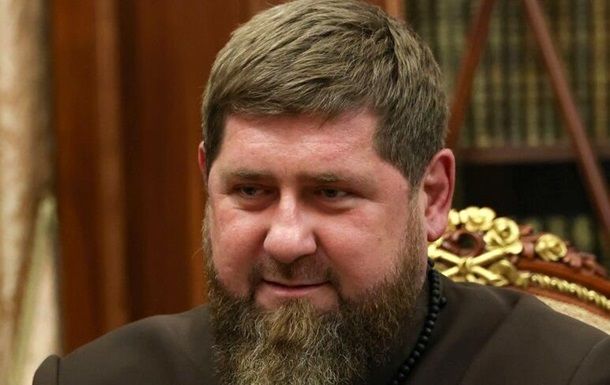 У Кадырова поломалась ботоферма: фейковые пользователи стали хвалить главу Чечни под постом о кадыке