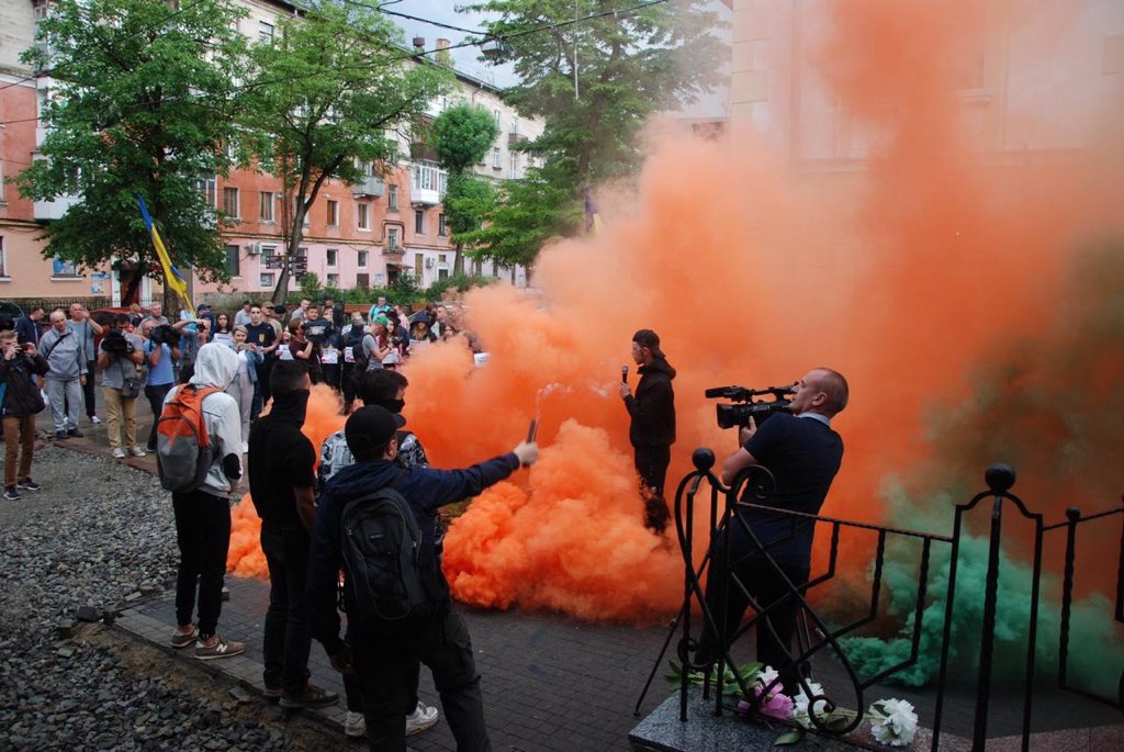 "Аваков покрывает, пока убивают", - по всей Украине прошла волна жестких протестов - кадры