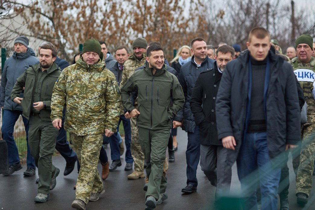 Как Зеленский "оставил с носом" РФ в Станице Луганской: "Такого тут не видели никогда"