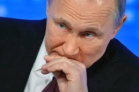 "У любого царька при дворе должны быть все: лизоблюды, шуты, цепные псы. Это надо для имитации совести и неравнодушия "приближенных". А вы и дальше хлопайте в ладоши", - Тверской