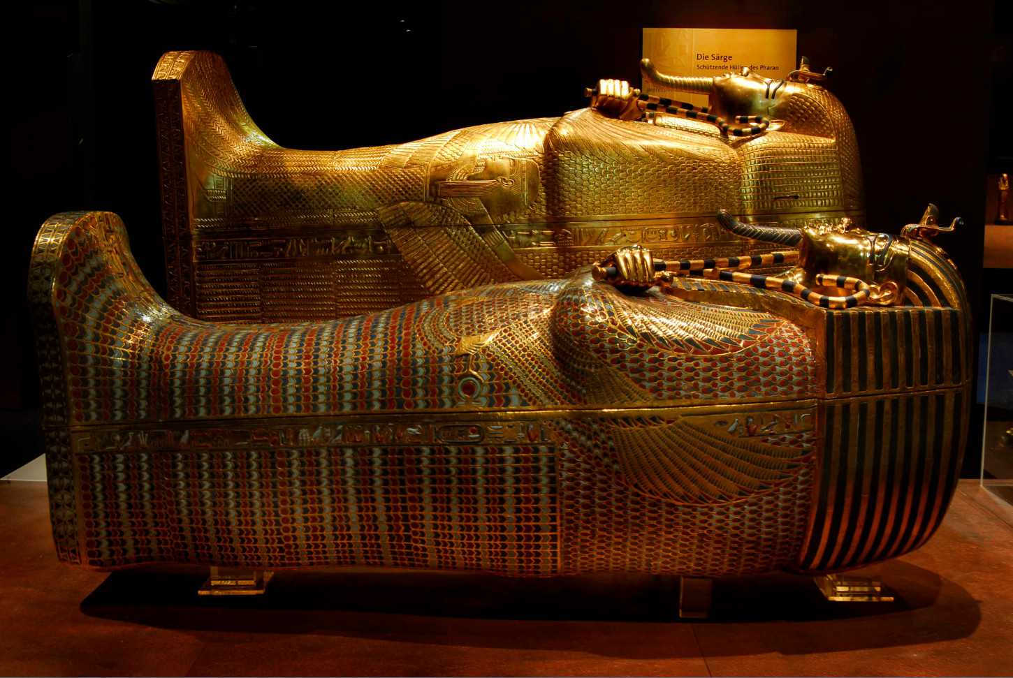 Проклятие фараонов в действии: археологу являлись детские мумии и душили во сне