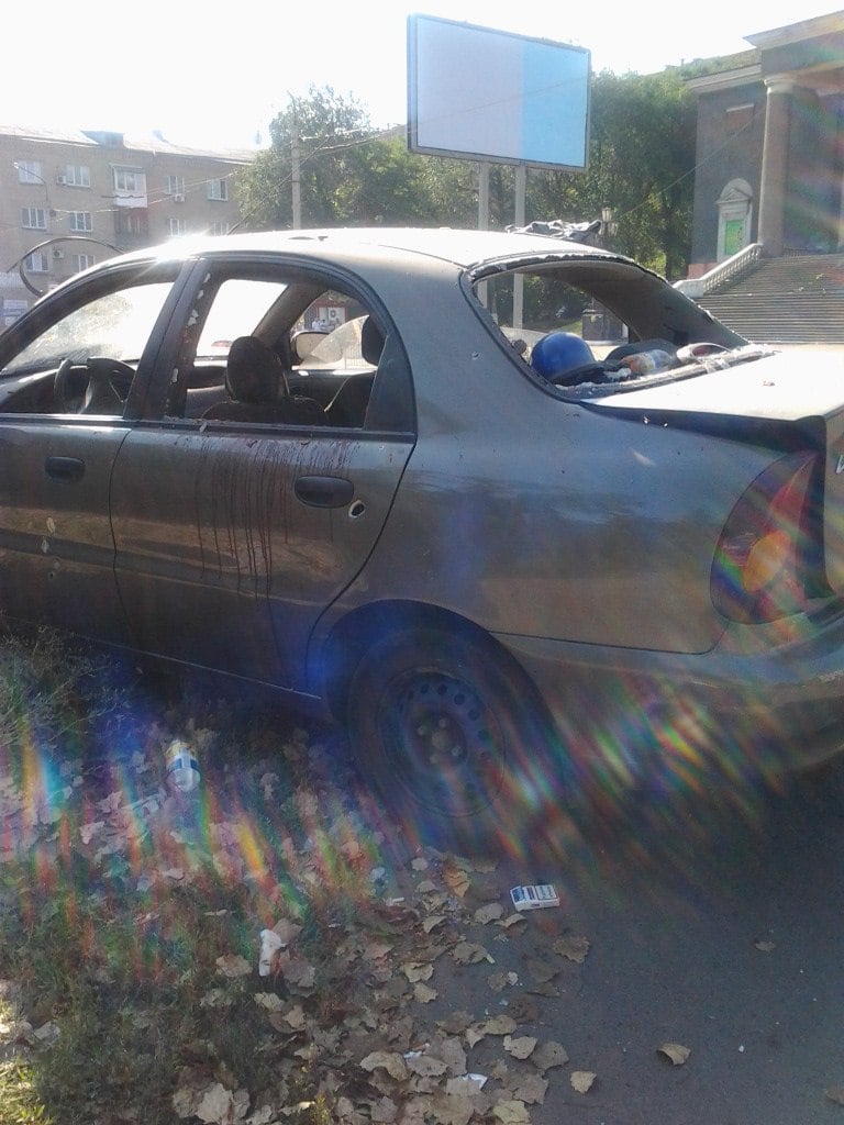 ДК XXI съезда после ночного обстрела в Донецке