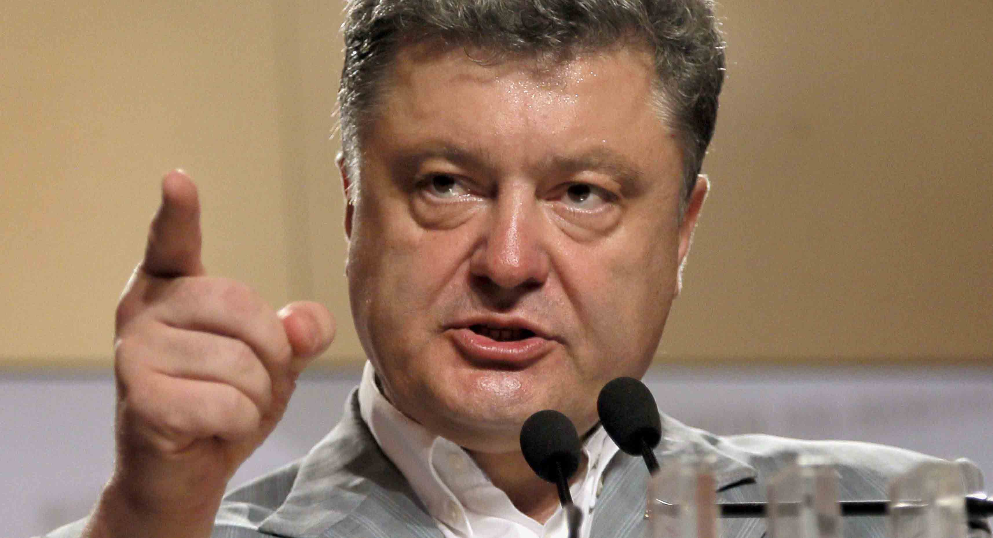 Петр Порошенко: сначала выведение российских войск – затем уже изменения в Конституции