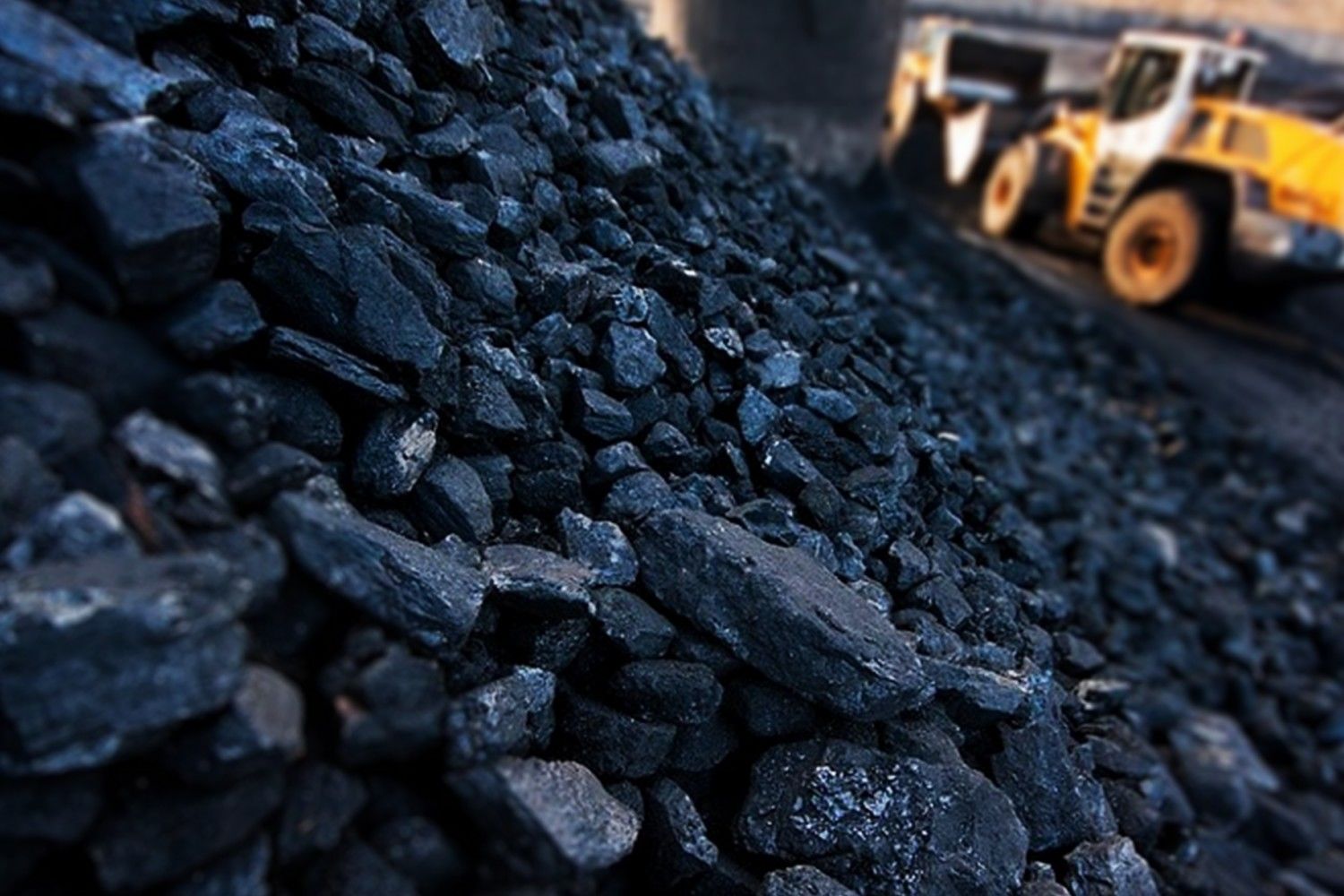 ​Уголь из Казахстана, заблокированный Россией, прибудет в Украину другим путем