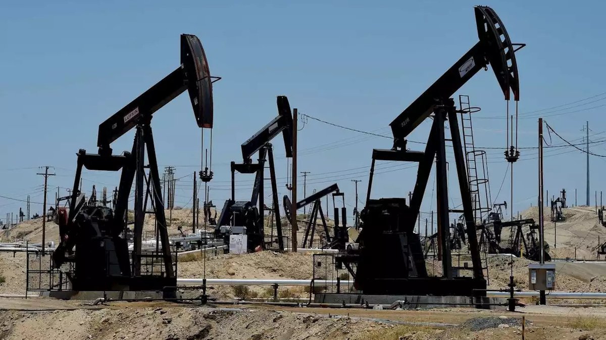 Цена на нефть 15 июня: новая неделя торгов открылась резким падением